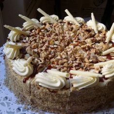 Ořechovo-karamelový dort